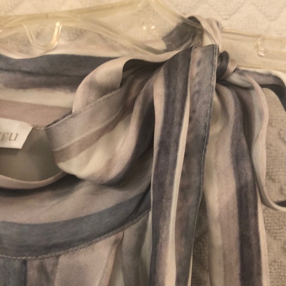 Ecru Dressy Bow Tie Sleeveless Blouse - Picture 2 of 5